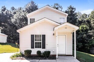 6155 Forrest Ave in Union City, GA - Building Photo