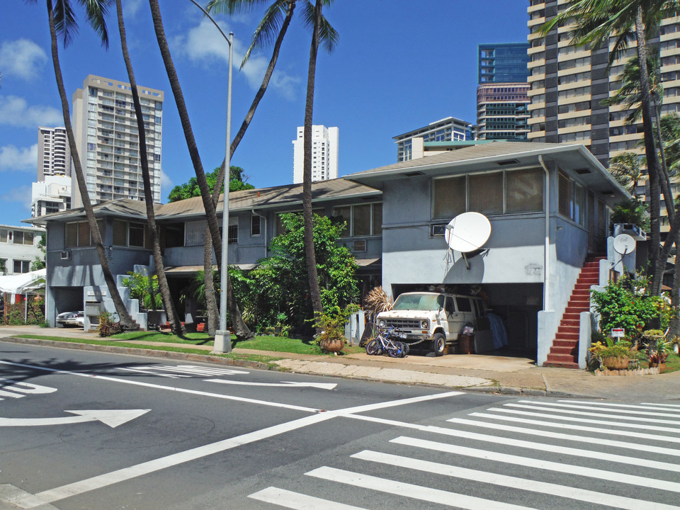 444 Pau St in Honolulu, HI - Building Photo