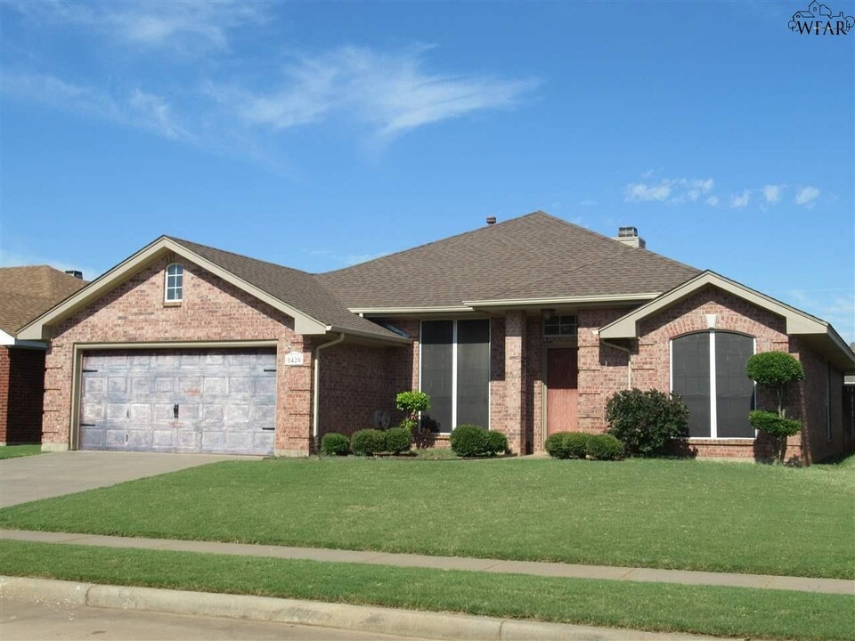 5420 Long Leaf Dr in Wichita Falls, TX - Foto de edificio