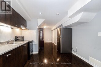 36 Intrigue Trail in Brampton, ON - Building Photo - Building Photo