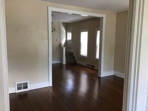 42 Bennett Ave, Unit 2 in Binghamton, NY - Foto de edificio - Building Photo