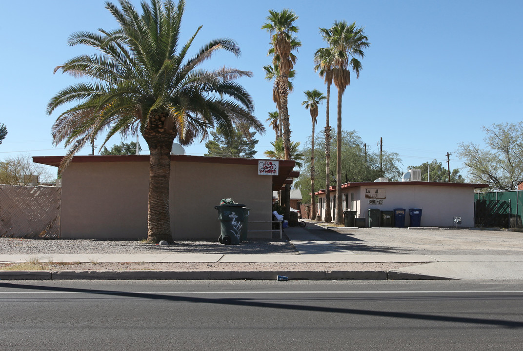 Las Palmas in Tucson, AZ - Building Photo