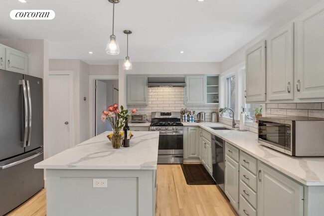 property at 26 Whalers Dr