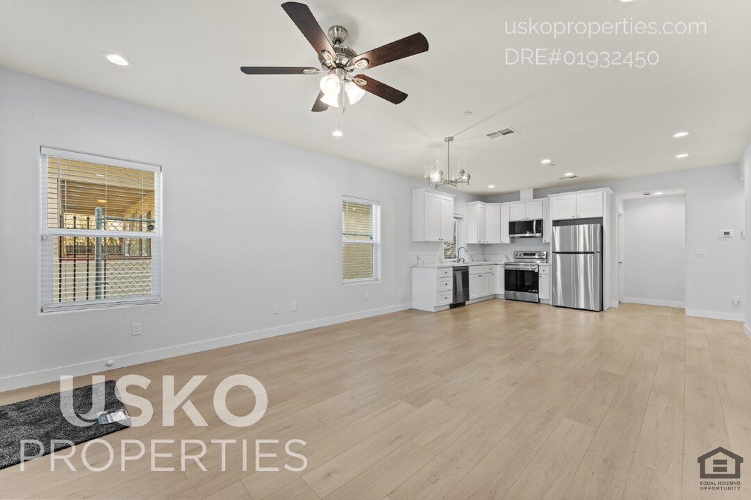 3161 San Rafael Ct in Sacramento, CA - Building Photo