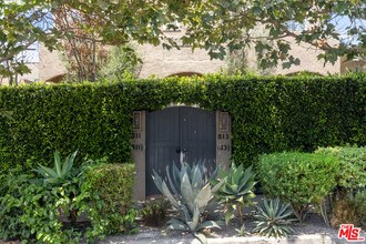 813 1/2 N Coronado St in Los Angeles, CA - Building Photo - Building Photo