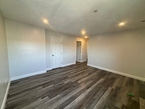 11 Langdon St, Unit 403 in Everett, MA - Building Photo - Building Photo