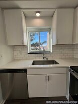 53 Hill Rd, Unit 512 in Belmont, MA - Building Photo