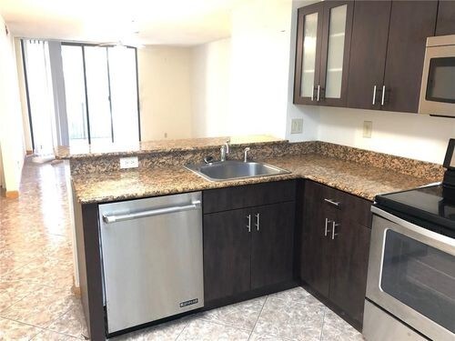 10131 W Sunrise Blvd-Unit -2J1 in Plantation, FL - Building Photo - Building Photo