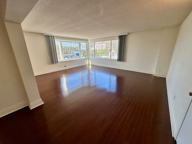 8040 Girard Ave, Unit #5 in La Jolla, CA - Building Photo - Building Photo