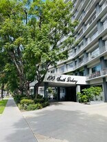 100 S Doheny Dr, Unit 308 in Los Angeles, CA - Building Photo