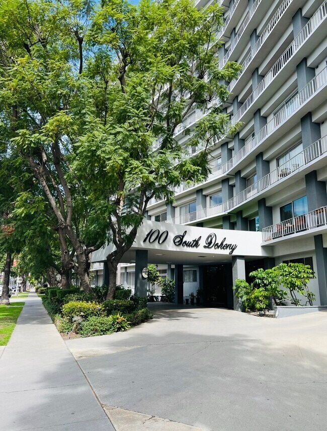 property at 100 S Doheny Dr