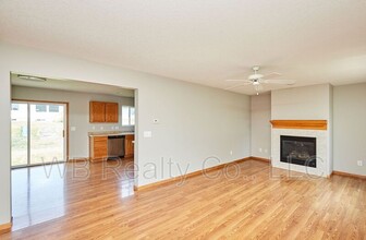615 SE Prairie Park Ln in Waukee, IA - Building Photo - Building Photo