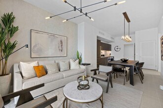 159 NE 6th St in Miami, FL - Foto de edificio - Building Photo