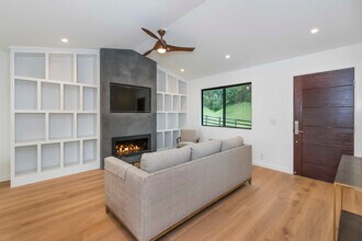 2700 Geysers Rd in Geyserville, CA - Building Photo - Building Photo