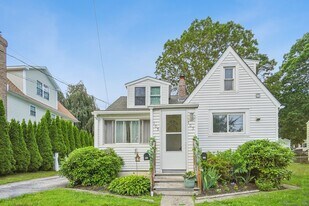 103 Grant St in Milford, CT - Building Photo