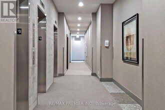 88 Grangeway Ave in Toronto, ON - Building Photo - Building Photo