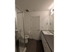 15835-15885 409 in Surrey, BC - Building Photo - Building Photo