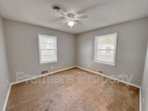 4433 Sterling Ave in Kansas City, MO - Building Photo - Building Photo