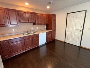 505-516 16th Ave Cir NE in Watertown, SD - Building Photo - Building Photo