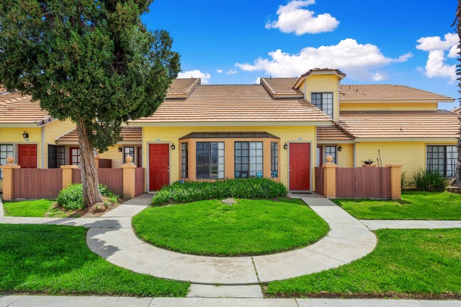 Stetson Townhomes in Hemet, CA - Building Photo - Building Photo