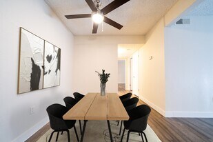 251 Weston Cir in Vista, CA - Building Photo