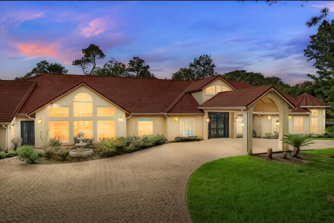 8902 Cypresswood Dr in Spring, TX - Building Photo - Building Photo