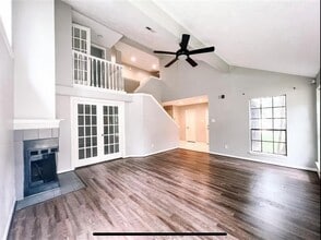 9226 Spindlewood Dr in Houston, TX - Building Photo - Building Photo