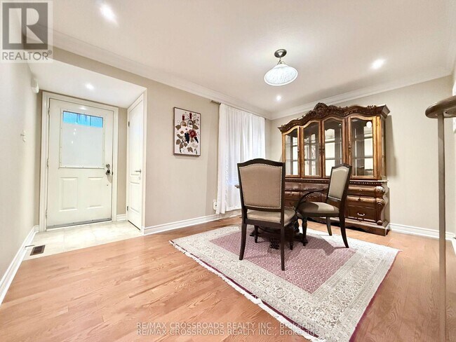 158 Gail Parks Crescent in Newmarket, ON - Building Photo - Building Photo