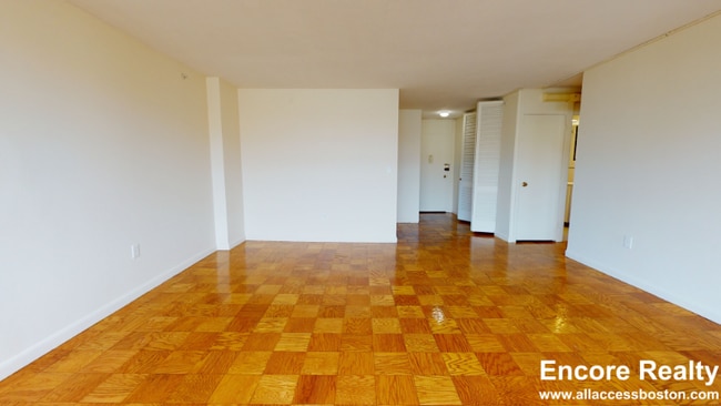 101 Monmouth St in Brookline, MA - Foto de edificio - Building Photo