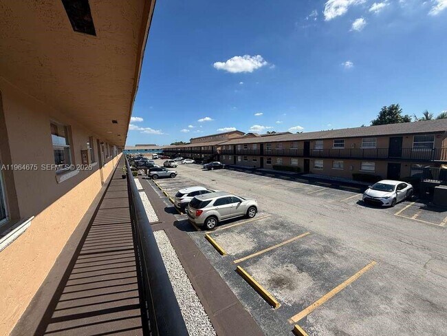 5491 W 24th Ave in Hialeah, FL - Building Photo - Building Photo