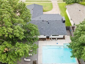 3409 High Vista Dr, Unit 3B in Dallas, TX - Building Photo