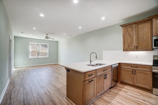 1511 28th St Pl SE in Newton, NC - Building Photo - Building Photo