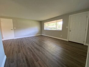 4418 Primrose Ln in Dayton, OH - Building Photo - Building Photo