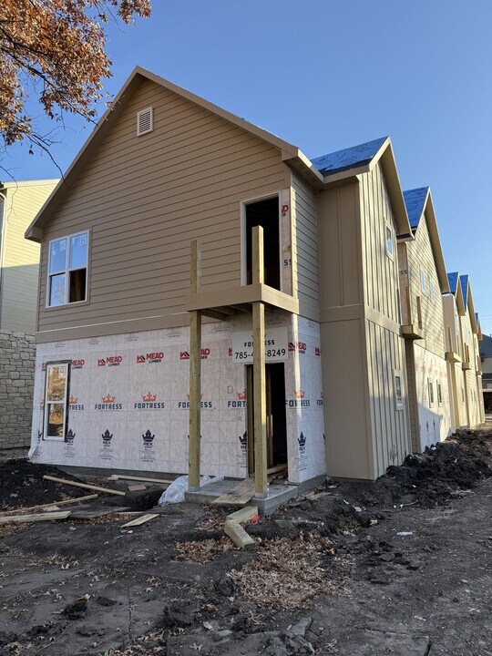1011 Laramie St in Manhattan, KS - Foto de edificio