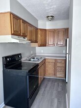 911 W McKay Rd in Shelbyville, IN - Building Photo - Building Photo