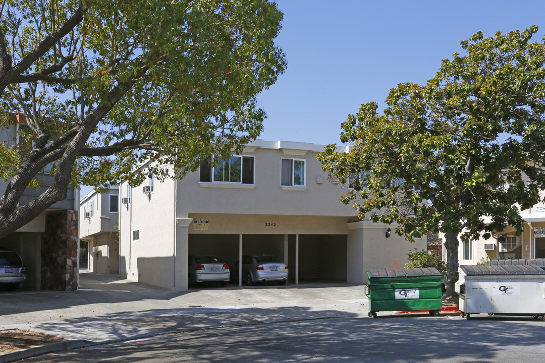 2242 Angela Ct in Campbell, CA - Foto de edificio