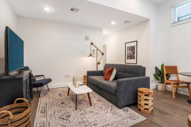 127 Carondelet St, Unit GO ID1272319P