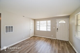 5601 Tampico Rd in Jacksonville, FL - Building Photo - Building Photo