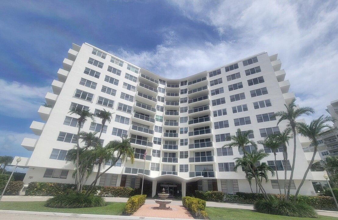 2800 N Flagler Dr in West Palm Beach, FL - Building Photo