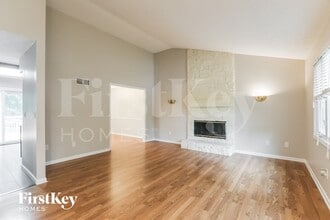 1105 NW 66th Terrace in Kansas City, MO - Foto de edificio - Building Photo