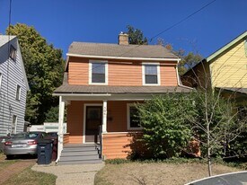 506 W William St in Ann Arbor, MI - Building Photo