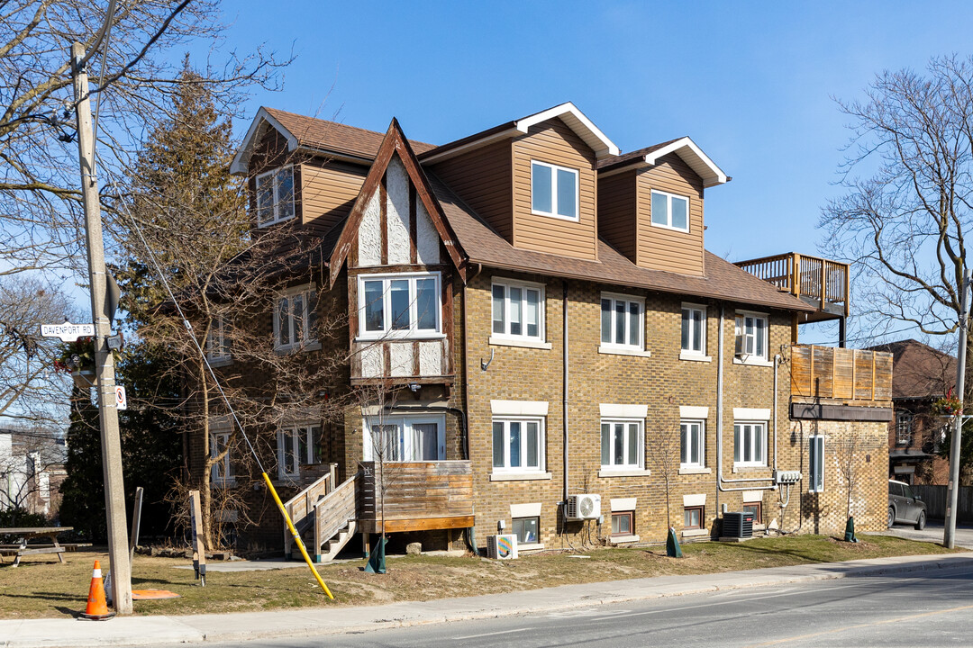 11 Cottingham Rd in Toronto, ON - Building Photo