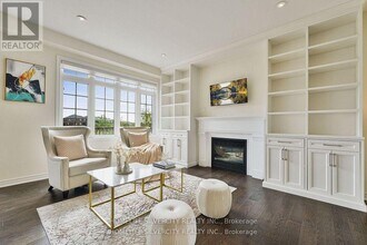 18 Tysonville Cir in Brampton, ON - Building Photo - Building Photo