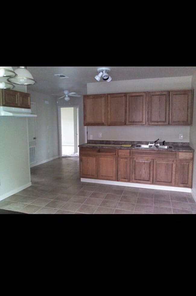 property at 3607 Bellaire Ave