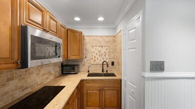 724 NE 2nd St in Pompano Beach, FL - Foto de edificio - Building Photo