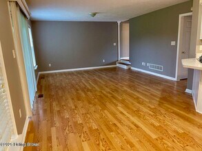 11901 Anoka Ct in Louisville, KY - Building Photo - Building Photo