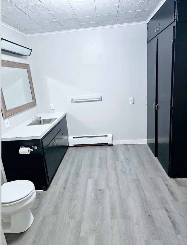 207 W Holly St, Unit Apt B Downstairs Unit