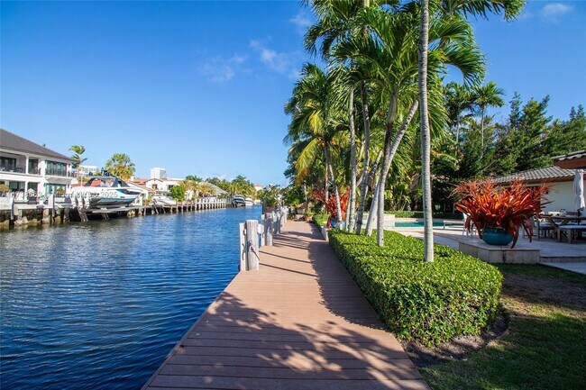 2425 Barcelona Dr in Fort Lauderdale, FL - Building Photo - Building Photo