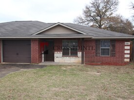 17011 Loring Ln in Lindale, TX - Building Photo