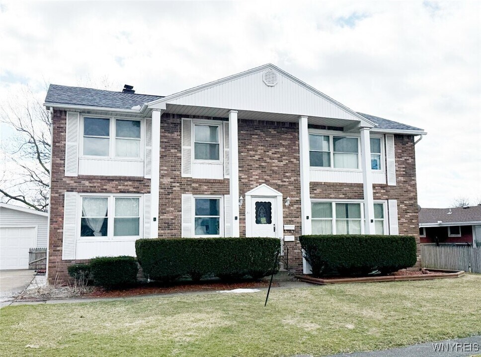 21 Yorktown Rd in Cheektowaga, NY - Building Photo
